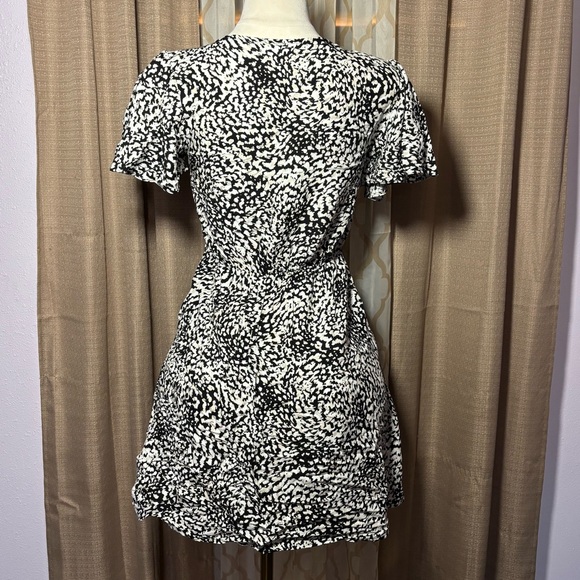 Time and Tru Black and White Mini Dress - Picture 2 of 4